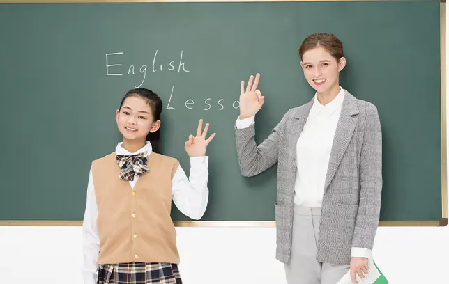 AI + 真人双引擎 精准学