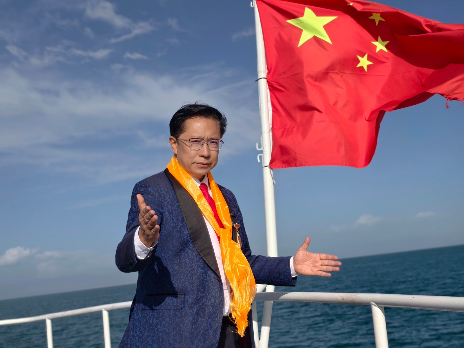 李阳老师在青海湖宣传疯狂英语